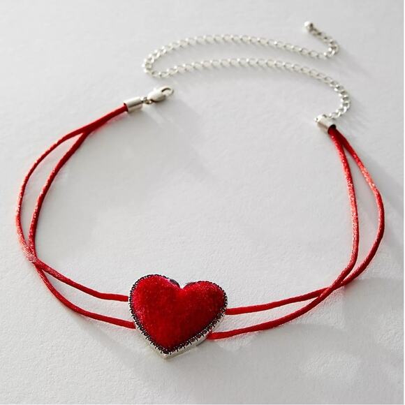 Free People Velvet Heart Choker in Red NWT Valentine’s Day Coquette Dainty - Picture 1 of 10